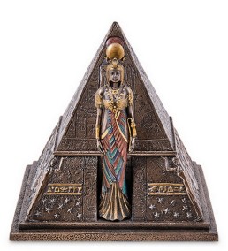 Шкатулка в виде пирамиды &quot;Богиня Египта&quot; Шкатулка в виде египетской пирамиды с Богиней Хатхор, высота - 16 см