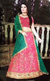 Индийский женский костюм &quot;Канта&quot; Национальный индийский женский костюм - юбка, чоли и накидка. Размер 42