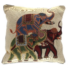 Диванная подушка &quot;Три слона&quot;                Диванная декоративная подушка